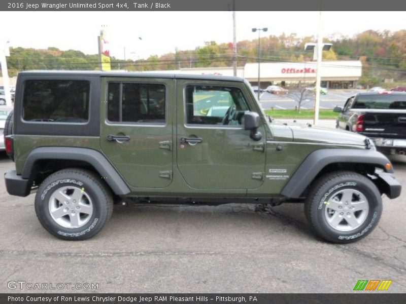 Tank / Black 2016 Jeep Wrangler Unlimited Sport 4x4