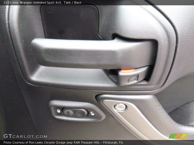 Tank / Black 2016 Jeep Wrangler Unlimited Sport 4x4