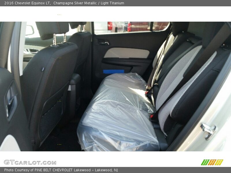 Champagne Silver Metallic / Light Titanium 2016 Chevrolet Equinox LT