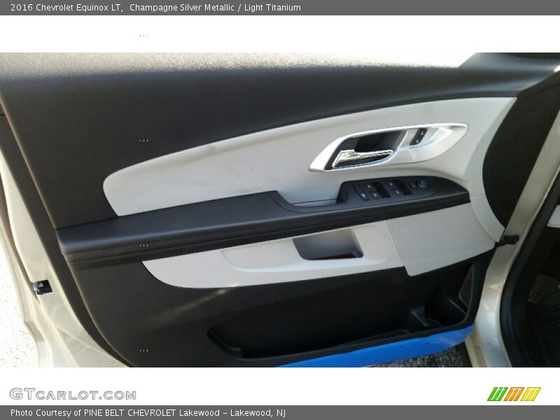 Champagne Silver Metallic / Light Titanium 2016 Chevrolet Equinox LT
