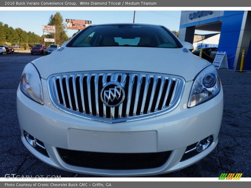 White Diamond Tricoat / Medium Titanium 2016 Buick Verano Convenience Group
