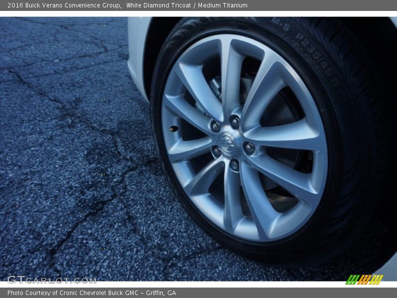 White Diamond Tricoat / Medium Titanium 2016 Buick Verano Convenience Group