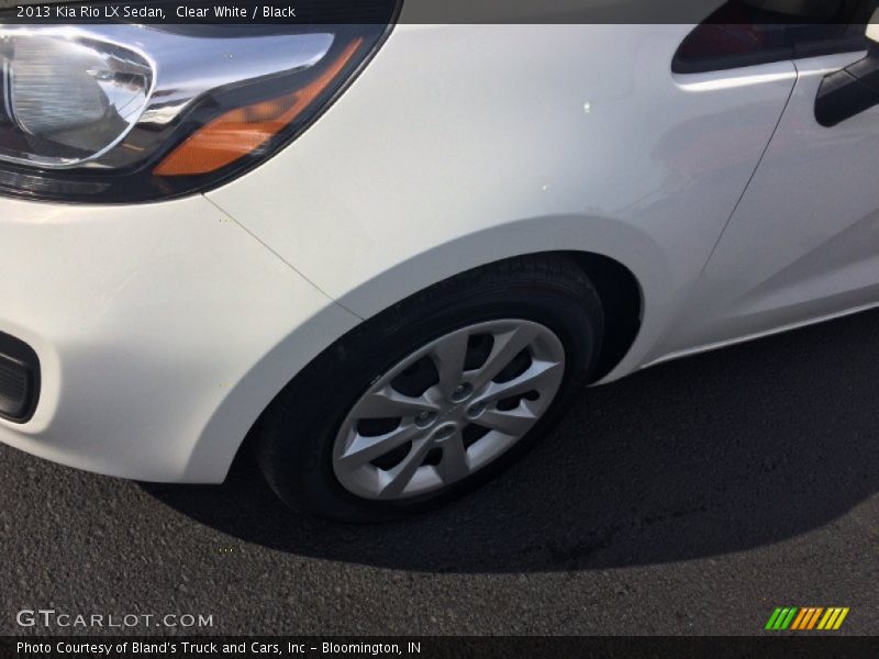 Clear White / Black 2013 Kia Rio LX Sedan
