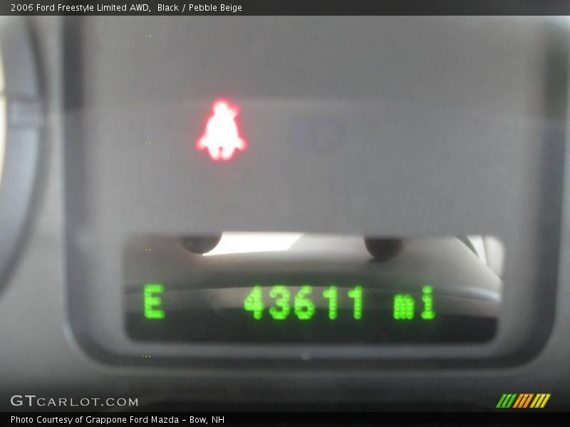Black / Pebble Beige 2006 Ford Freestyle Limited AWD