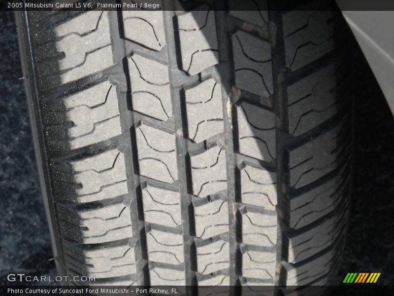 Platinum Pearl / Beige 2005 Mitsubishi Galant LS V6