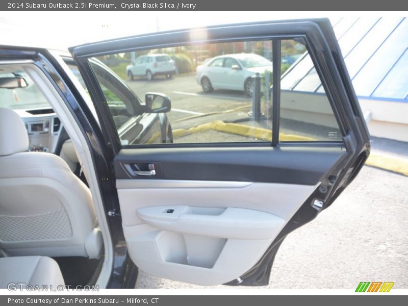 Crystal Black Silica / Ivory 2014 Subaru Outback 2.5i Premium