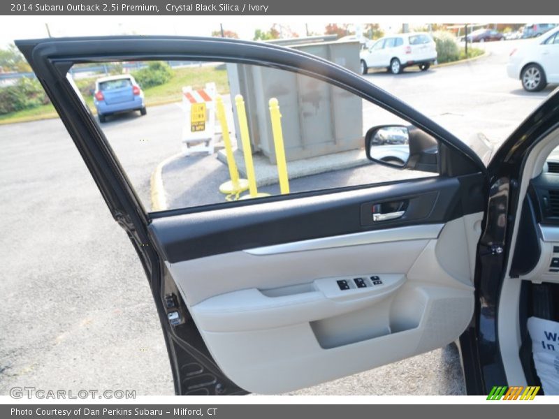 Crystal Black Silica / Ivory 2014 Subaru Outback 2.5i Premium