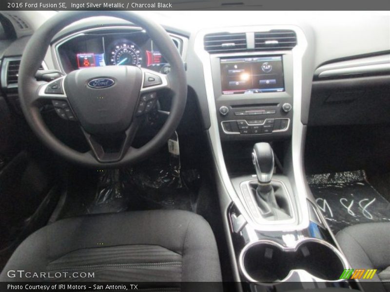 Ingot Silver Metallic / Charcoal Black 2016 Ford Fusion SE