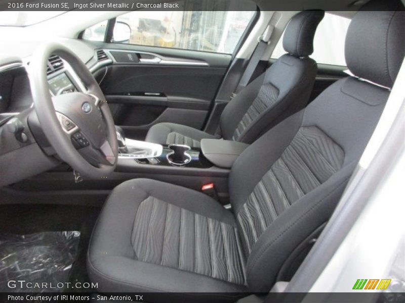 Ingot Silver Metallic / Charcoal Black 2016 Ford Fusion SE
