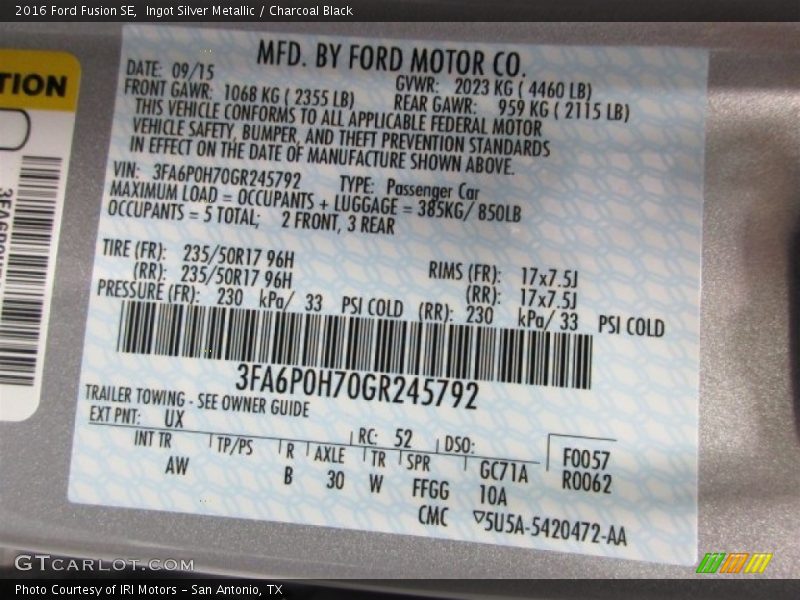 Ingot Silver Metallic / Charcoal Black 2016 Ford Fusion SE