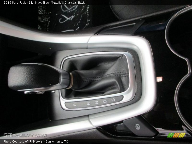 Ingot Silver Metallic / Charcoal Black 2016 Ford Fusion SE