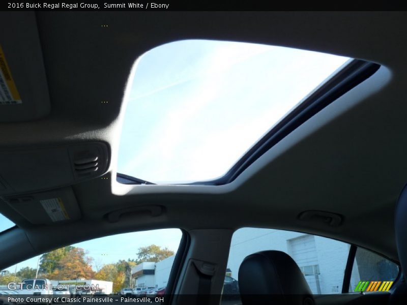Summit White / Ebony 2016 Buick Regal Regal Group