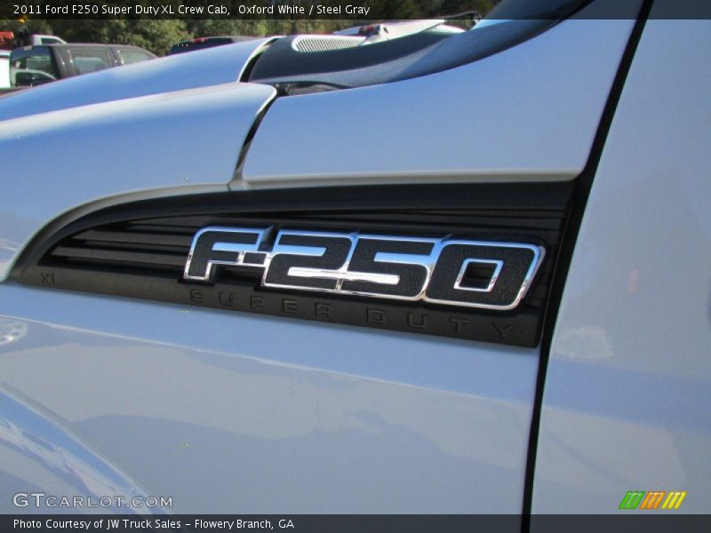 Oxford White / Steel Gray 2011 Ford F250 Super Duty XL Crew Cab