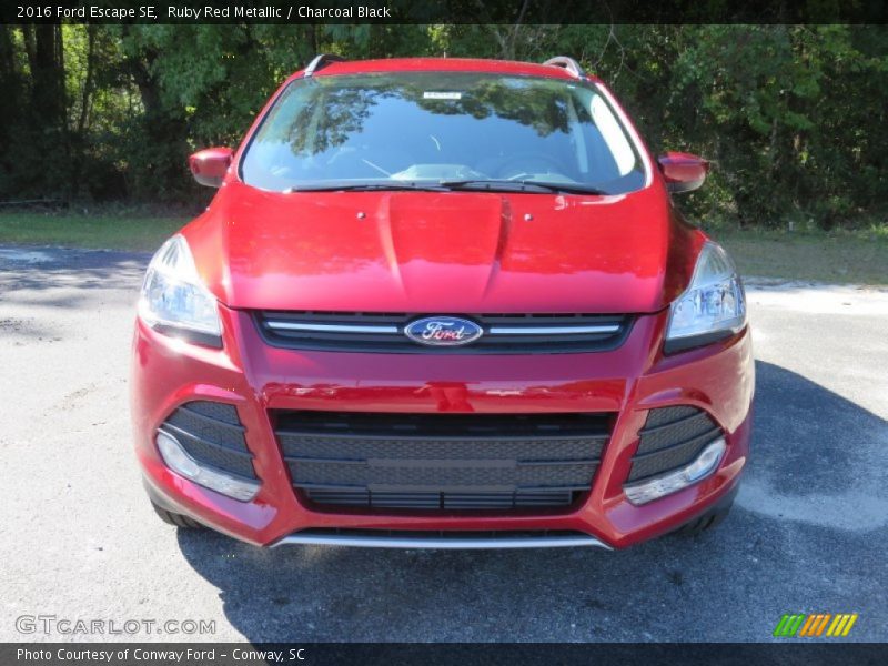 Ruby Red Metallic / Charcoal Black 2016 Ford Escape SE