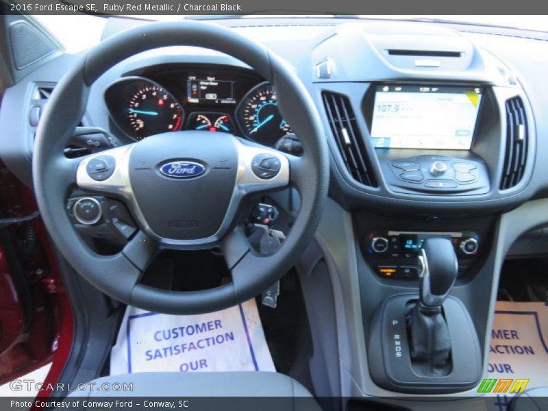 Ruby Red Metallic / Charcoal Black 2016 Ford Escape SE
