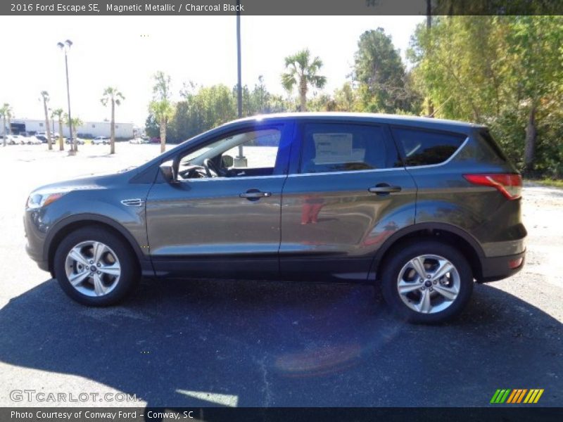 Magnetic Metallic / Charcoal Black 2016 Ford Escape SE