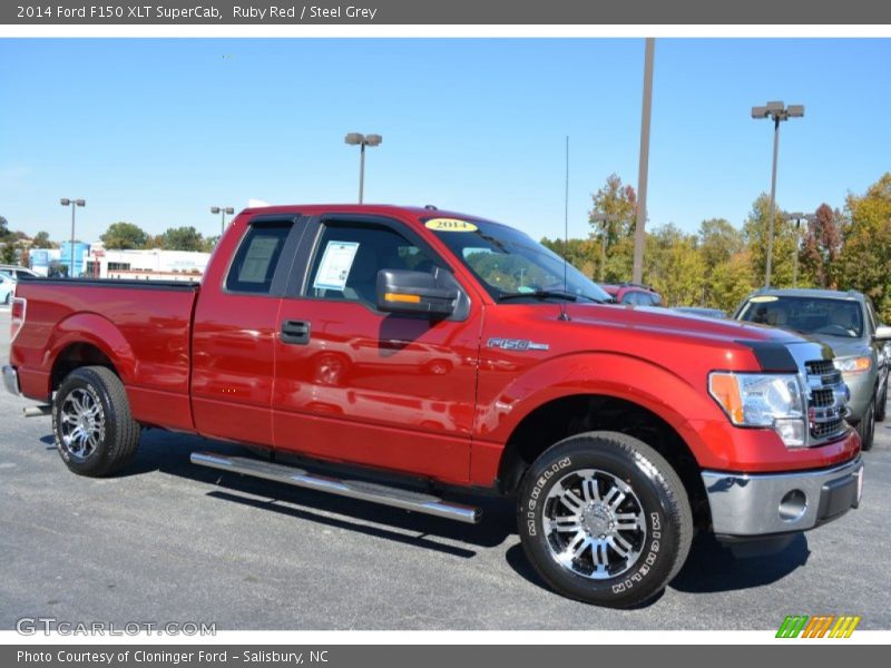 Front 3/4 View of 2014 F150 XLT SuperCab
