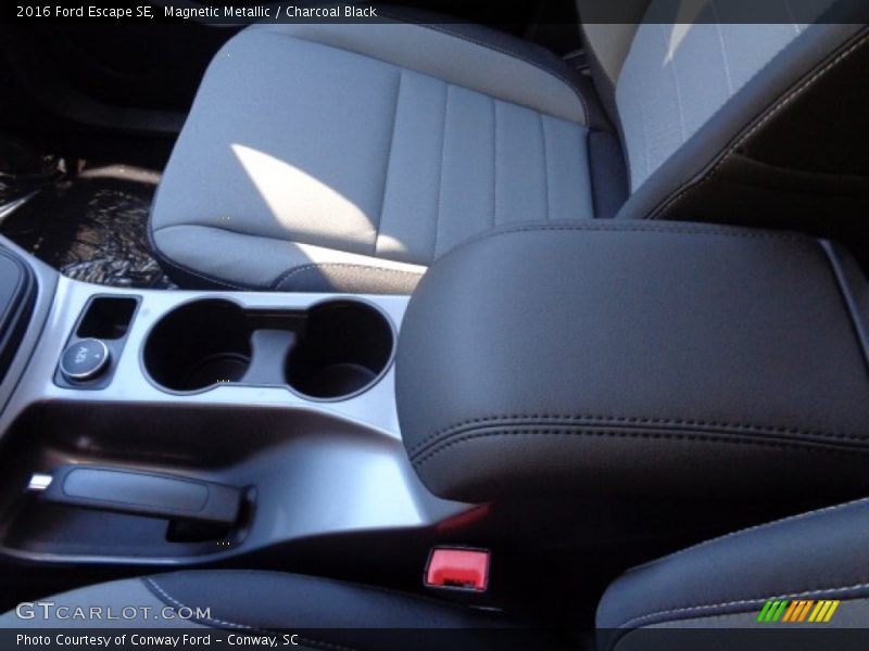 Magnetic Metallic / Charcoal Black 2016 Ford Escape SE