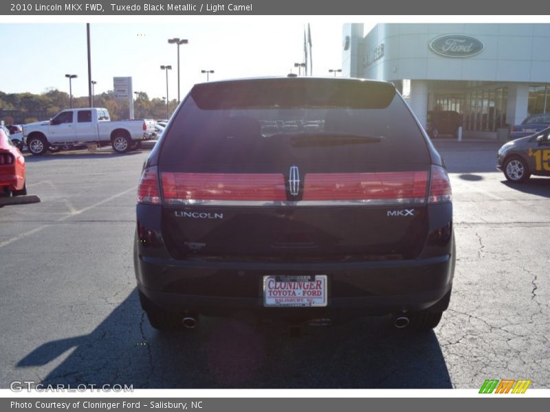 Tuxedo Black Metallic / Light Camel 2010 Lincoln MKX FWD