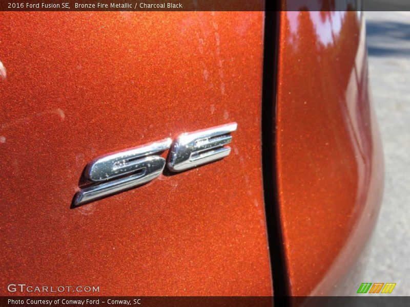Bronze Fire Metallic / Charcoal Black 2016 Ford Fusion SE