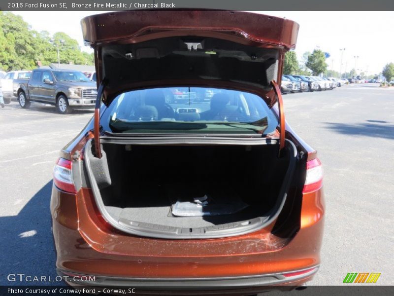 Bronze Fire Metallic / Charcoal Black 2016 Ford Fusion SE