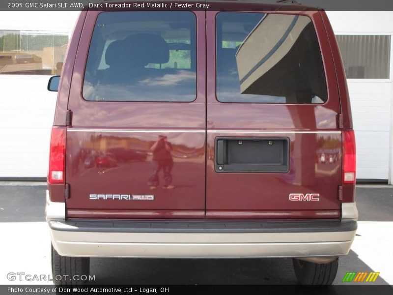 Dark Toreador Red Metallic / Pewter Gray 2005 GMC Safari SLT AWD