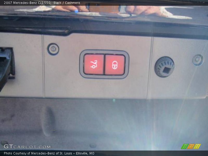 Black / Cashmere 2007 Mercedes-Benz CLS 550