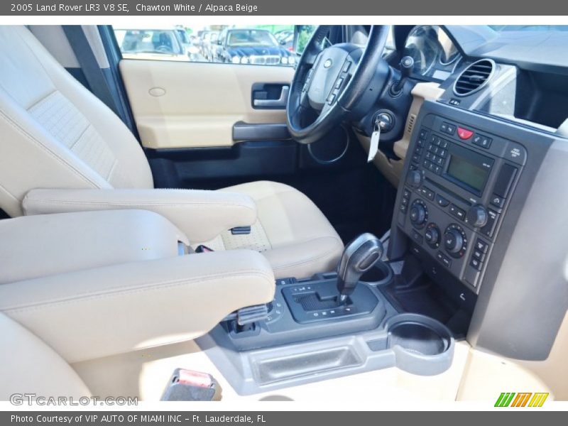 Chawton White / Alpaca Beige 2005 Land Rover LR3 V8 SE