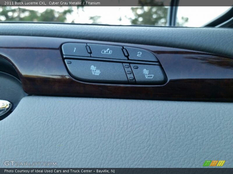 Cyber Gray Metallic / Titanium 2011 Buick Lucerne CXL