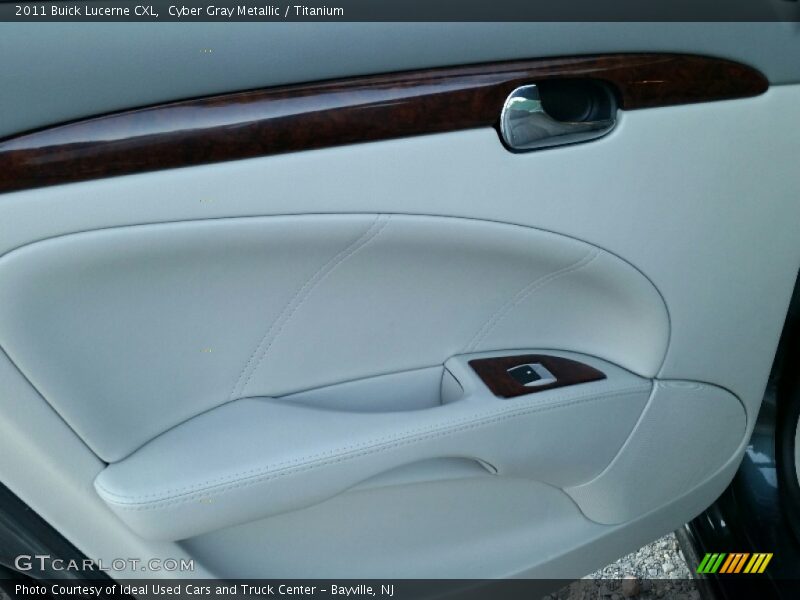 Cyber Gray Metallic / Titanium 2011 Buick Lucerne CXL