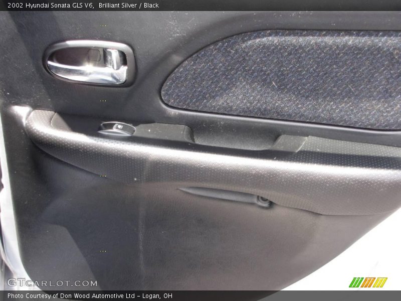 Brilliant Silver / Black 2002 Hyundai Sonata GLS V6