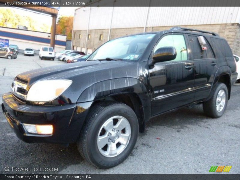 Front 3/4 View of 2005 4Runner SR5 4x4