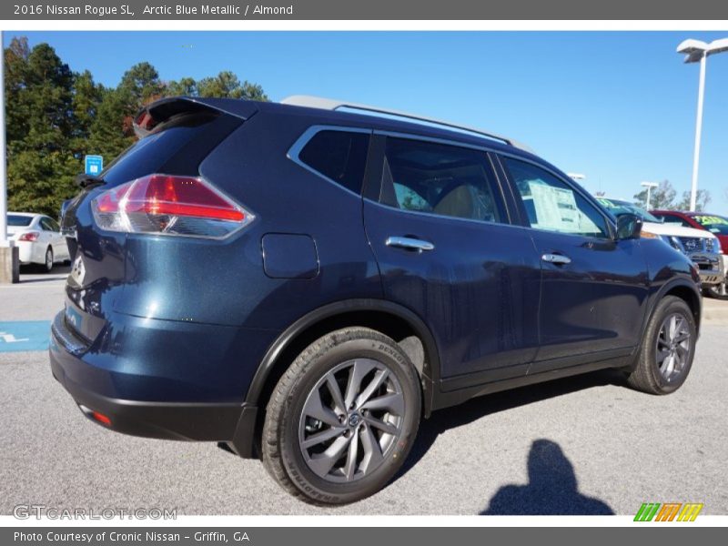 Arctic Blue Metallic / Almond 2016 Nissan Rogue SL