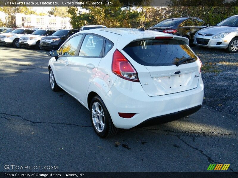 Oxford White / Charcoal Black 2014 Ford Fiesta SE Hatchback