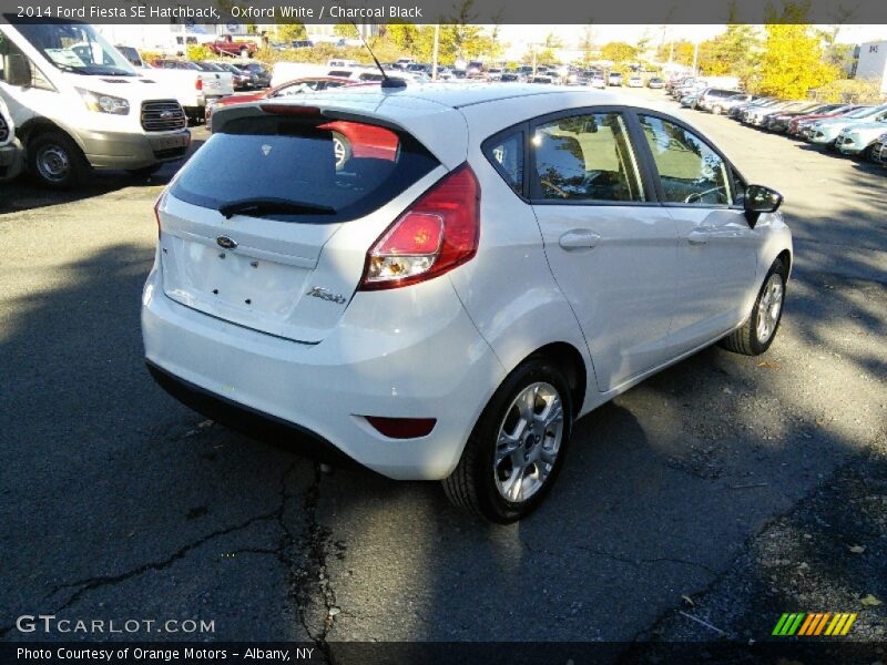 Oxford White / Charcoal Black 2014 Ford Fiesta SE Hatchback