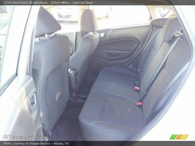 Oxford White / Charcoal Black 2014 Ford Fiesta SE Hatchback