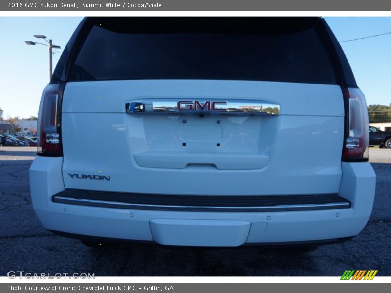 Summit White / Cocoa/Shale 2016 GMC Yukon Denali