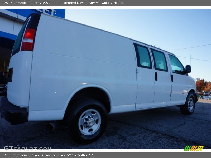 Summit White / Neutral 2016 Chevrolet Express 3500 Cargo Extended Diesel