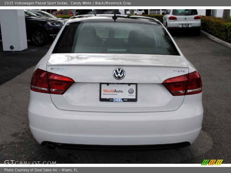 Candy White / Black/Moonrock Gray 2015 Volkswagen Passat Sport Sedan