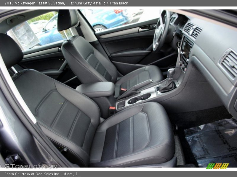 Front Seat of 2015 Passat SE Sedan