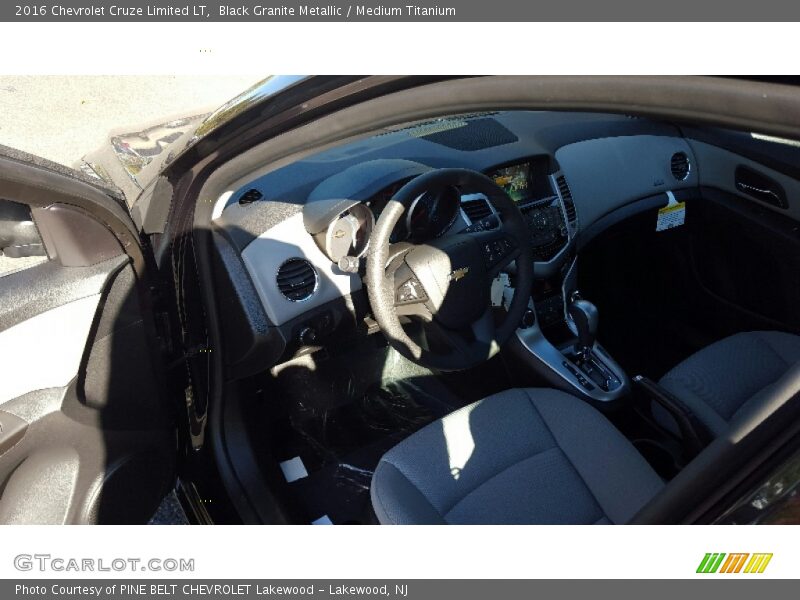 Black Granite Metallic / Medium Titanium 2016 Chevrolet Cruze Limited LT