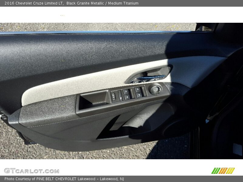 Black Granite Metallic / Medium Titanium 2016 Chevrolet Cruze Limited LT