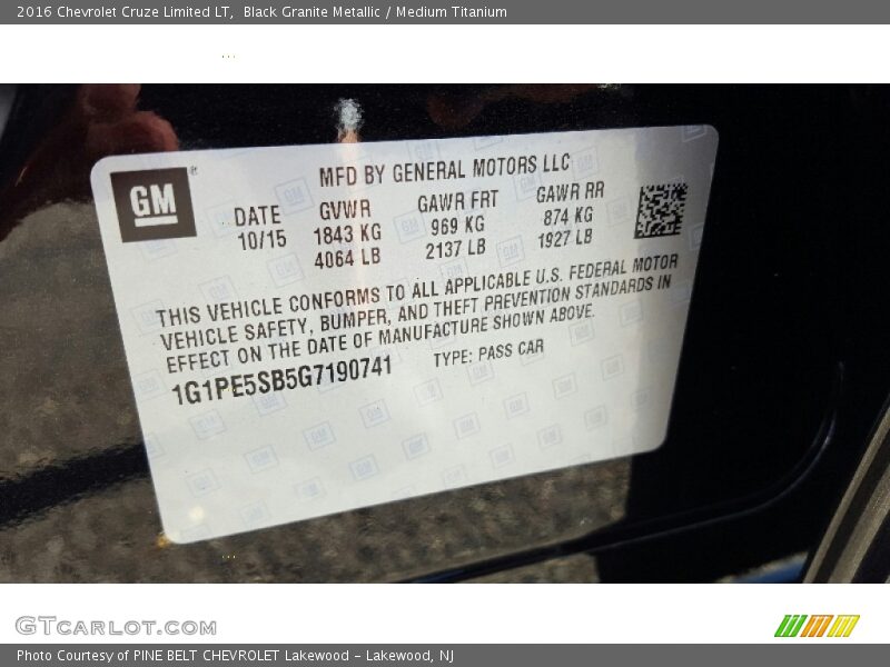 Black Granite Metallic / Medium Titanium 2016 Chevrolet Cruze Limited LT