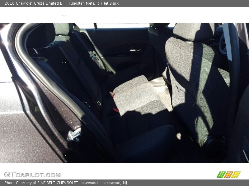Tungsten Metallic / Jet Black 2016 Chevrolet Cruze Limited LT