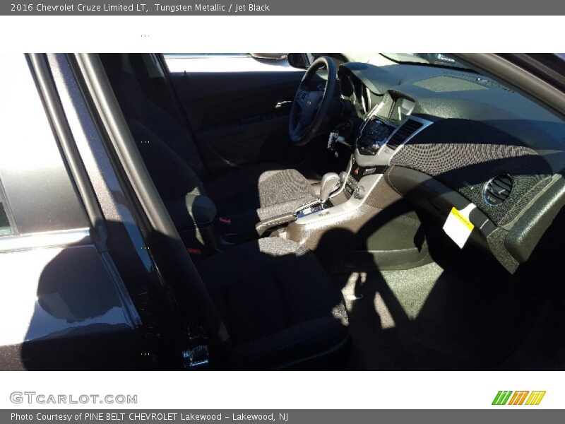 Tungsten Metallic / Jet Black 2016 Chevrolet Cruze Limited LT
