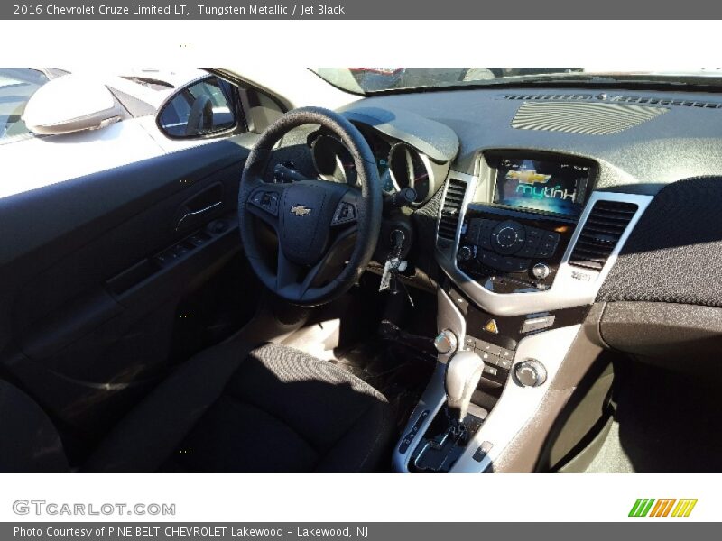 Tungsten Metallic / Jet Black 2016 Chevrolet Cruze Limited LT