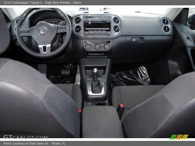 Night Blue Metallic / Black 2014 Volkswagen Tiguan S
