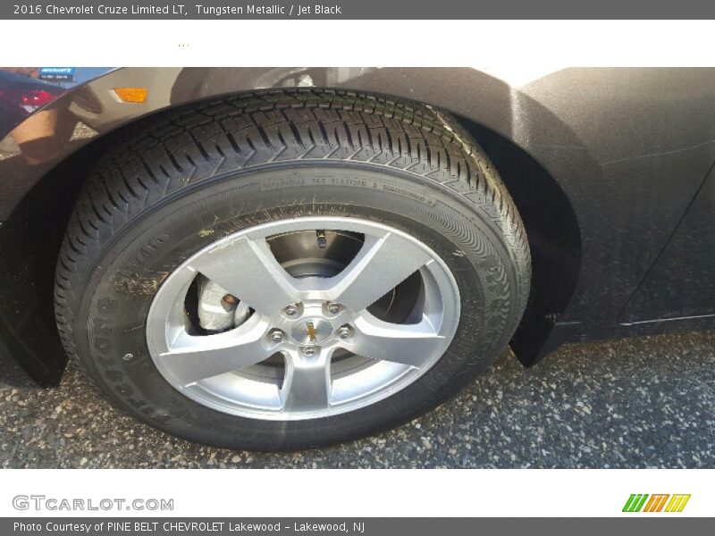 Tungsten Metallic / Jet Black 2016 Chevrolet Cruze Limited LT