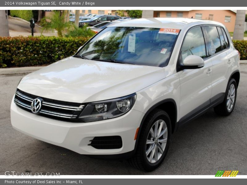 Candy White / Beige 2014 Volkswagen Tiguan SE