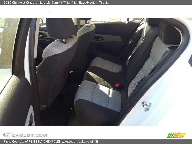 Summit White / Jet Black/Medium Titanium 2016 Chevrolet Cruze Limited LS